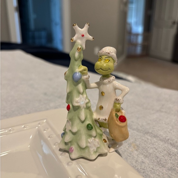 Grinch popper with Green Christmas Tree - Picture 2 of 4
